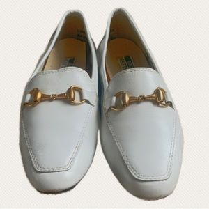 Leather women's moccasins